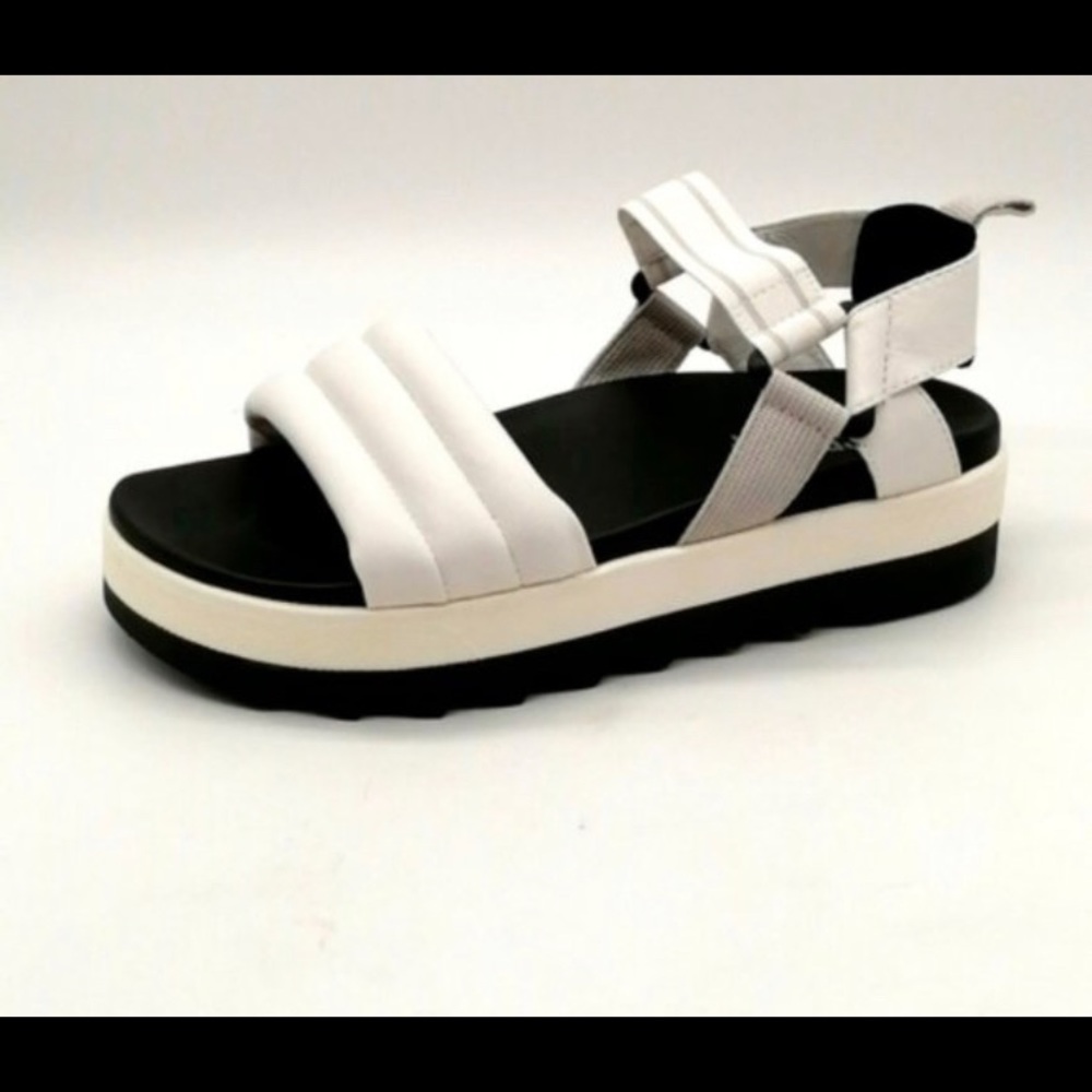 Cougar sandals
